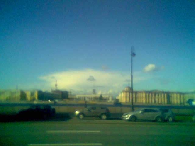 В Бразилии засняли НЛО в форме пирамиды