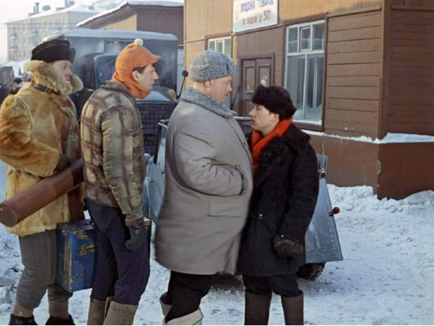 Люди изо всей силы с ума сходят. Екатеринбурге жители дома решили устроить флешмоб против соседа-инвалида из-за парковки