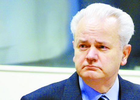 ФРГ, Испания и Португалия призвали французов голосовать за Макрона