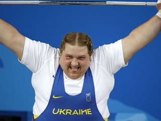 Как думаете, чем занимается эта девушка?
