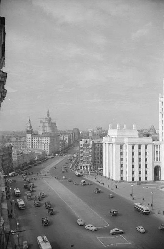 Москва и москвичи. Двадцатый век. 02.09.25