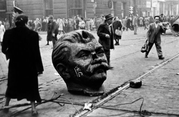 Война с памятниками
