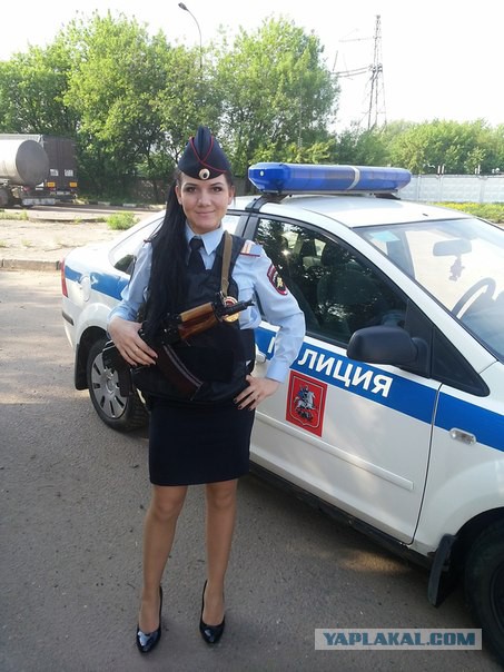 Вот как надо правильно держать осанку!