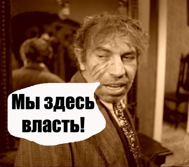 Обезьяна забралась в лодку к туристам, напилась водки и уплыла обратно в джунгли!