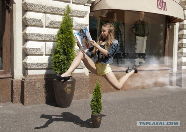 Фотожаба: Читает журнал на лету
