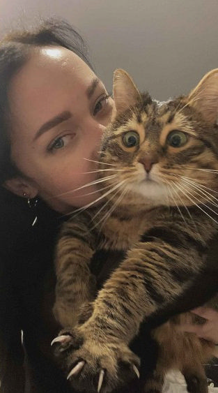 Это Барсук радуется, что я пришла домой