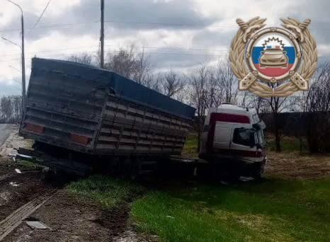 Бывший мэр Саратова погиб, влетев на своем Mercedes в грузовик