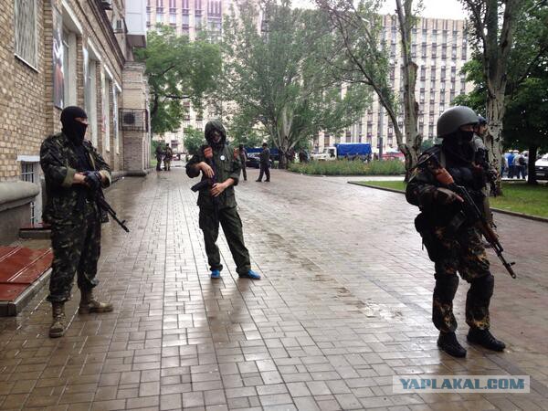 Последствия разграбления "Метро" в Донецке