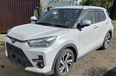 Renault выпустила обновленный бюджетный кроссовер. Цена  — от 600 тыс. рублей в базе до 1,050 млн. рублей в жирном топе