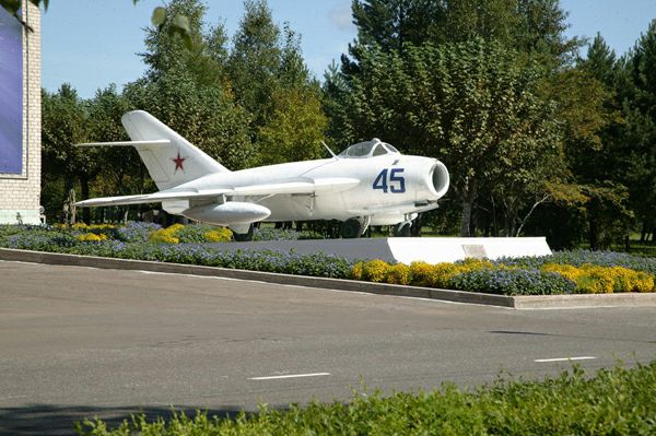 20 самых интересных авиапамятников