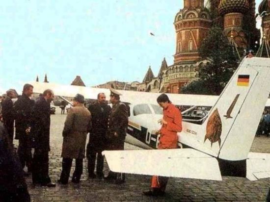 Столбы вокруг Кремля