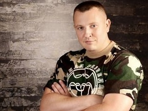 Восточную  Украину в состав РОССИИ.