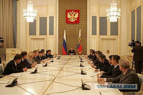 Путину передали неожиданный привет от Навального