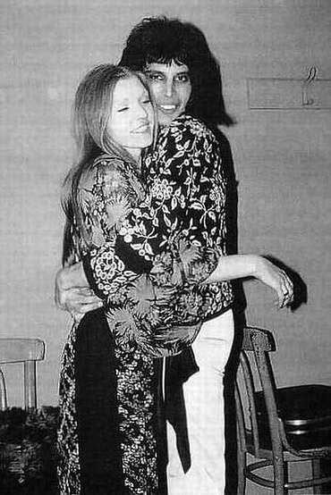 60 тысяч человек спели хит Queen