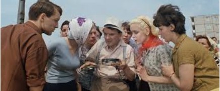 Решив построить во дворе бассейн, домовладелец нашёл золотой клад