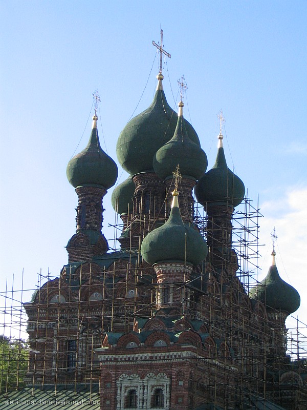 Побывал в Москве - такую дырищу еще поискать...