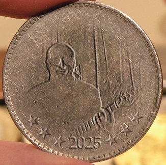 Золотая монета в 350г  на аукцыоне