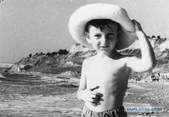 История в черно-белых и цветных фотографиях