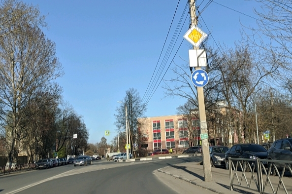 В Ярославле не нужно придумывать автоподстав, достаточно ездить  по правилам!