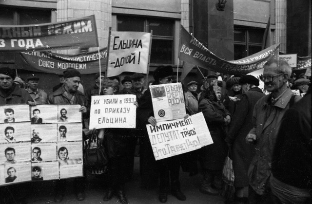 Зачем государство целенаправленно загоняет пенсионеров в нищету?