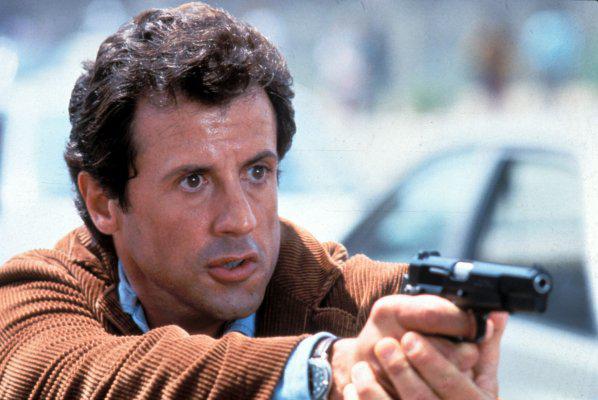 Маменькин сынок в 40