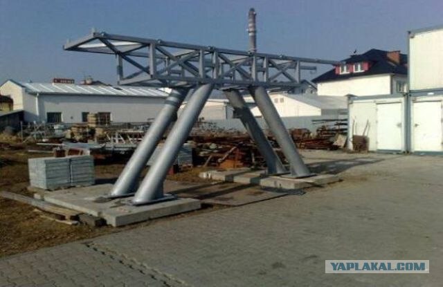 Самая узкая квартира в мире (28 фото)