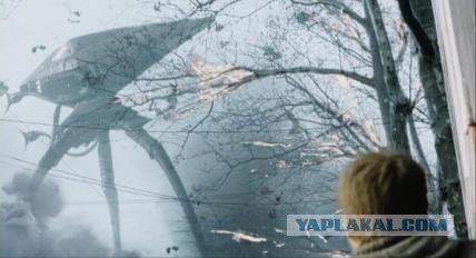 Удар молнии на расстоянии в несколько метров