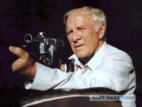 В Кривом Роге двое мужчин напали в лифте на 77-летнего пенсионера