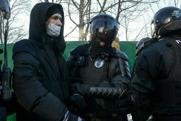 Российскую символику заклеивают скотчем перед ЧМ по лыжным видам спорта