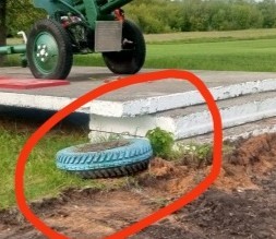 Заехали девушек помянули