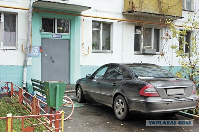 Избили и запрыскали газом пенсионера из-за неправильной парковки авто