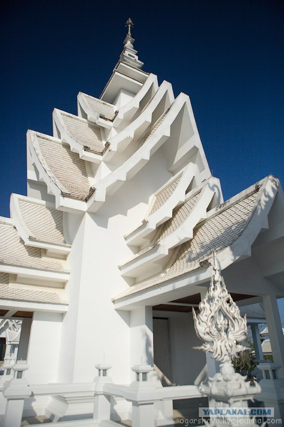 Белый храм в Чианг Рае (Wat Rong Khun)