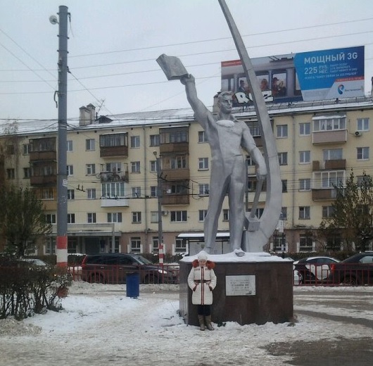 Командир первого в мире экипажа космического корабля