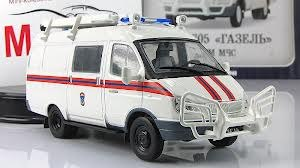 Женщина запарковала свой Mitsubishi Lancer загородив проезд скорой помощи