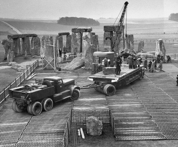 Одни уверены, что Египетские пирамиды построили инопланетяне, другие отрицают. Кто прав?