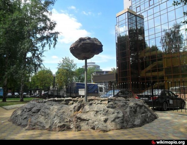 Кирове стоит фонтан «Парящий камень». Это просто магия какая-то!