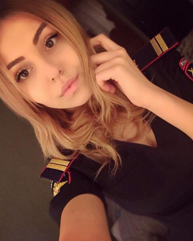 Горячие представительницы соцсетей.