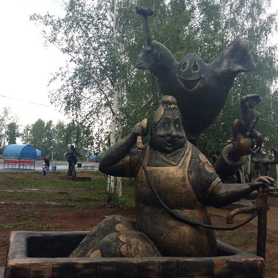 На День Металлурга в Братске открыли парк с очень родными нам персонажами.