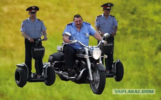 Мент на мотоцикле
