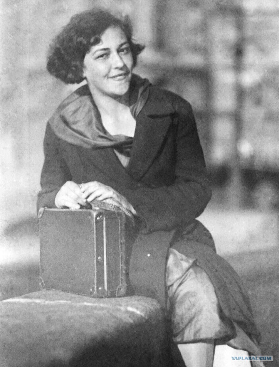 Не отрекаются, любя… Эти слова написала врач в далеком 1944. Дежурство в госпитале длилось 3 суток