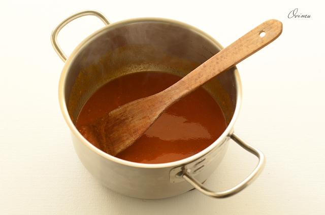 Колбаски под соусом карри