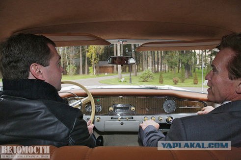 Арни Шварцнеггер в метро