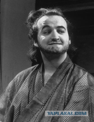 Знаменитости и их родные братья с сестрами