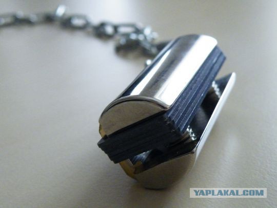 ГАИшник с автоматом напал на журналиста ДК
