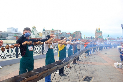 Самый длинный в мире шашлык