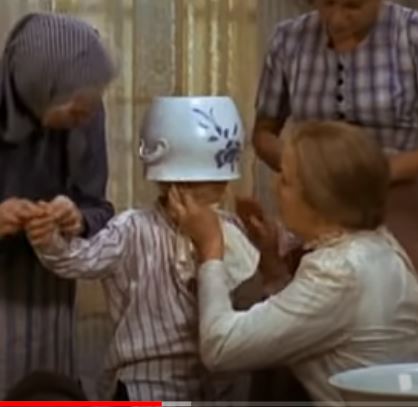 В Казани спасатели провернули спецоперацию по спасению мальчика из стиральной машины