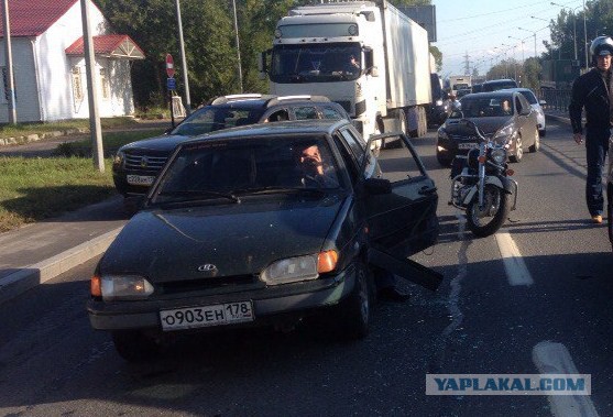 Смаркнулся и завалил байкера...