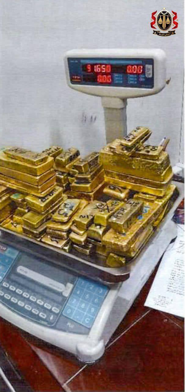 В Ливии задержали таможенников, которые пытались вывезти 26 тонн золота на сумму почти $2 млрд