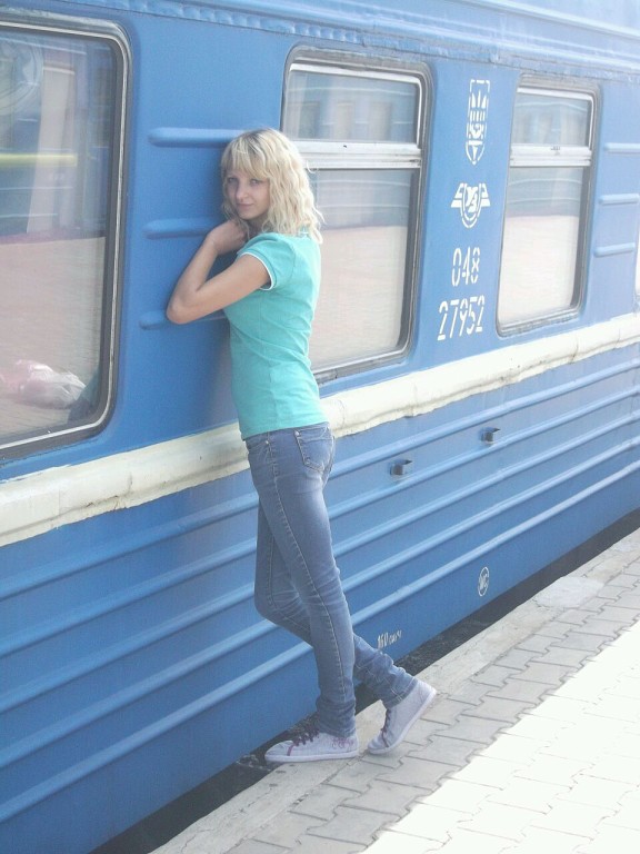 Давай я тебя ещё вот в этой позе сфоткаю