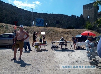 В Крыму толпа фотографов избила туристов, не заплативших за снимки